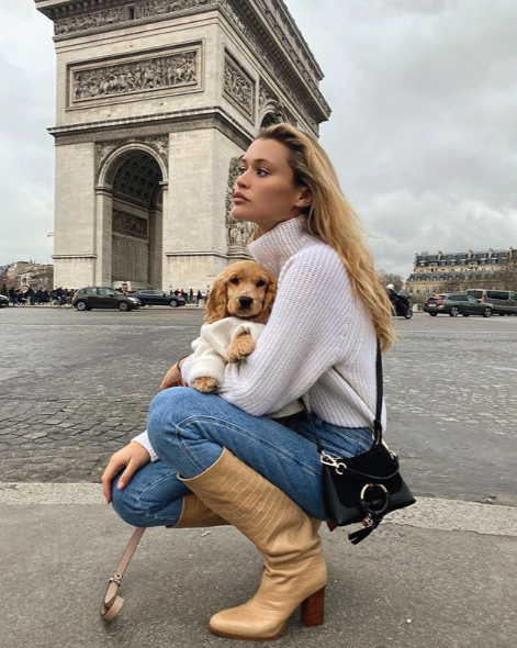 Chloe Lecareux